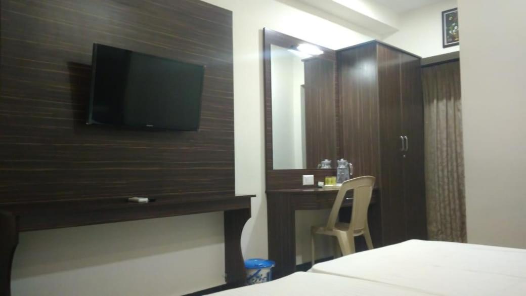 Tiruchirappalli Famous Residency酒店 外观 照片